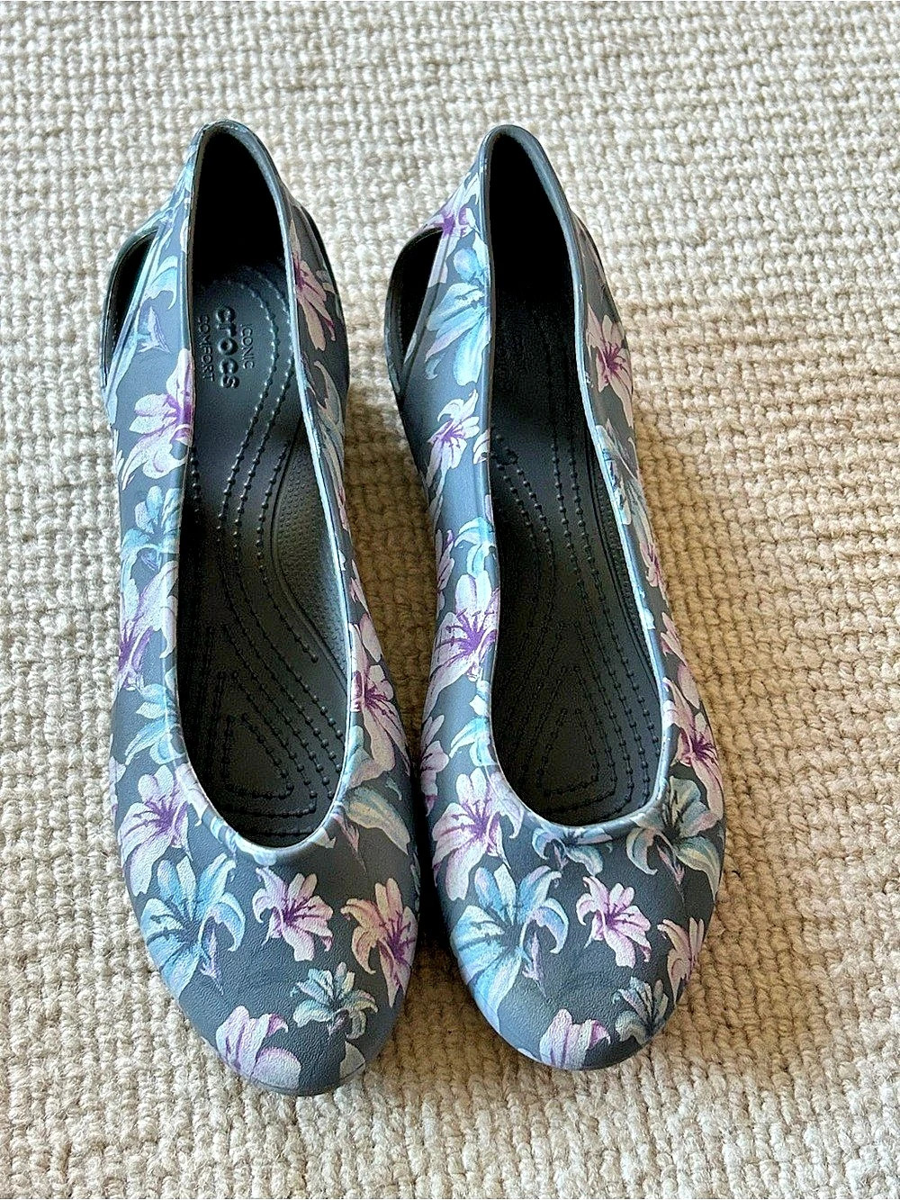 Crocs Kadee Graphic Flat Floral Flats Blue & Pink US 7